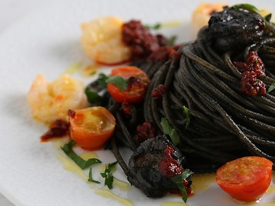 Spaghetti con Nero di Seppia, gamberetti e 'Nduja